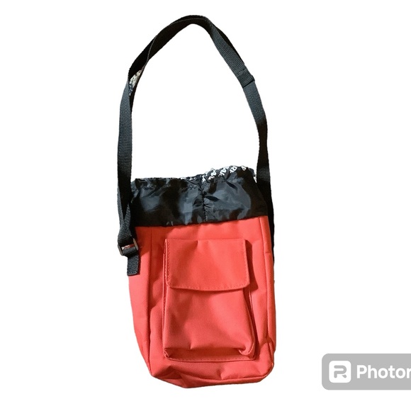 Crossbody Padded Bag, drawstring closure, adjustable strap, metal ring for keys. - Picture 1 of 3